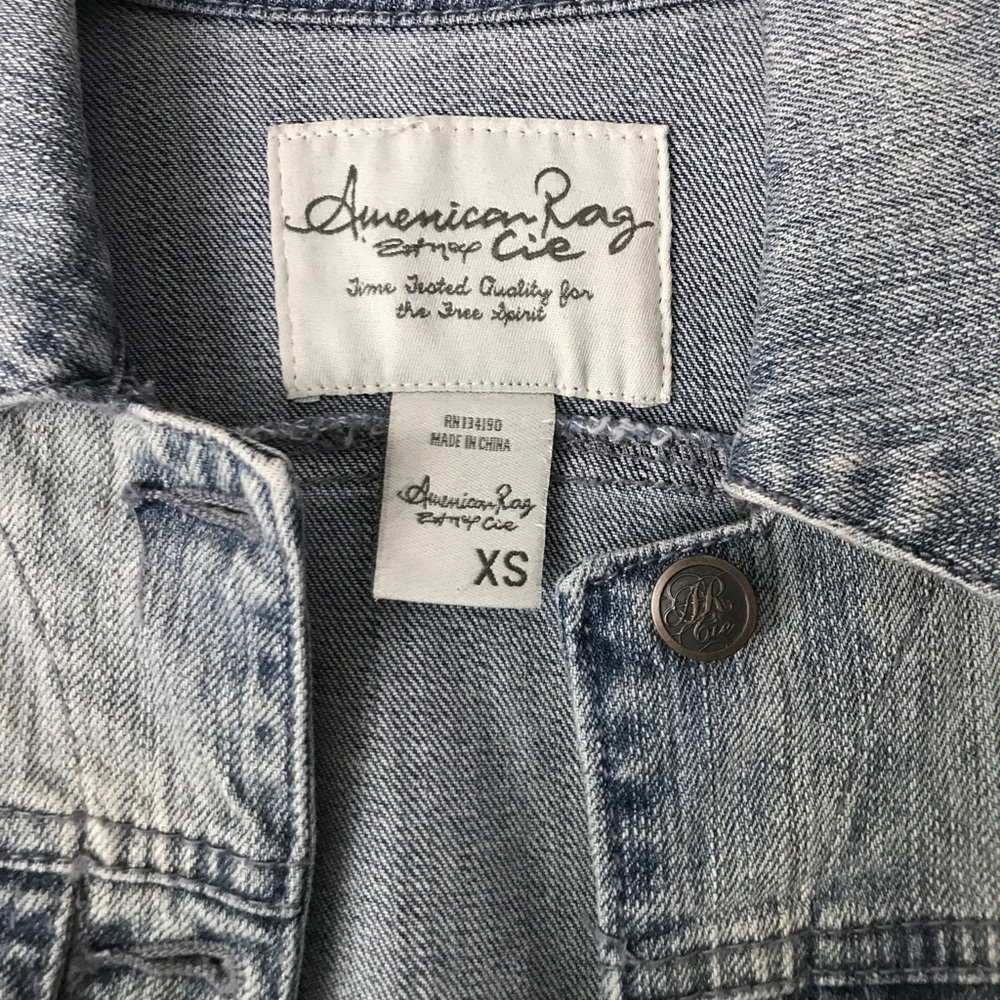 Jean jacket - Picture 2 of 3